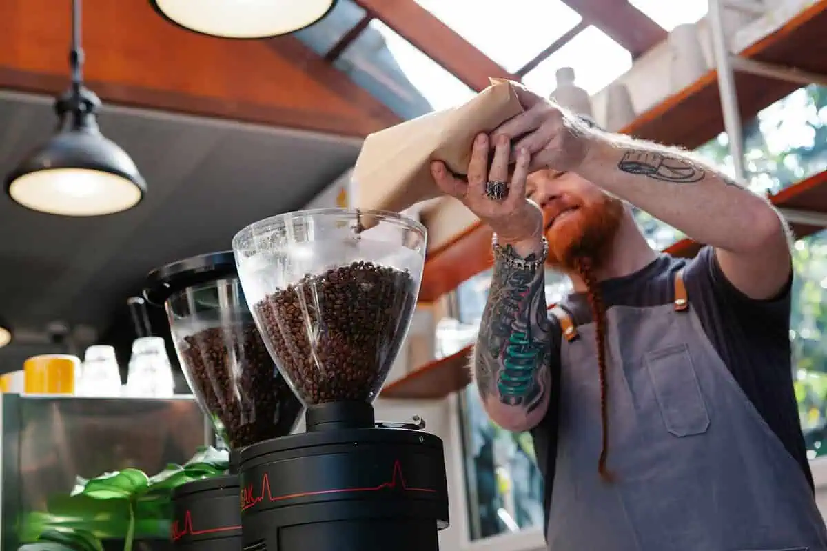 Barista na targi: sposób na większy ruch, lepsze leady i zapamiętywalne stoisko