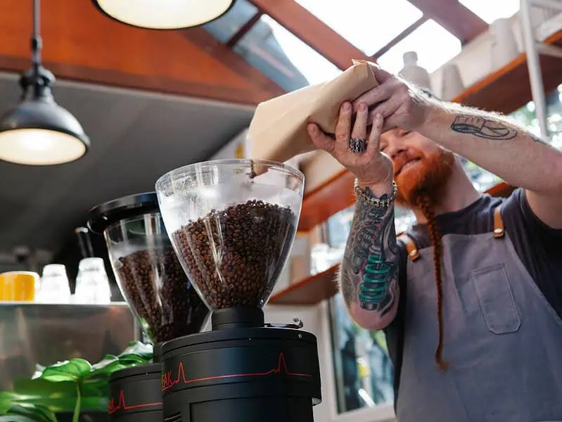 Barista na targi: sposób na większy ruch, lepsze leady i zapamiętywalne stoisko
