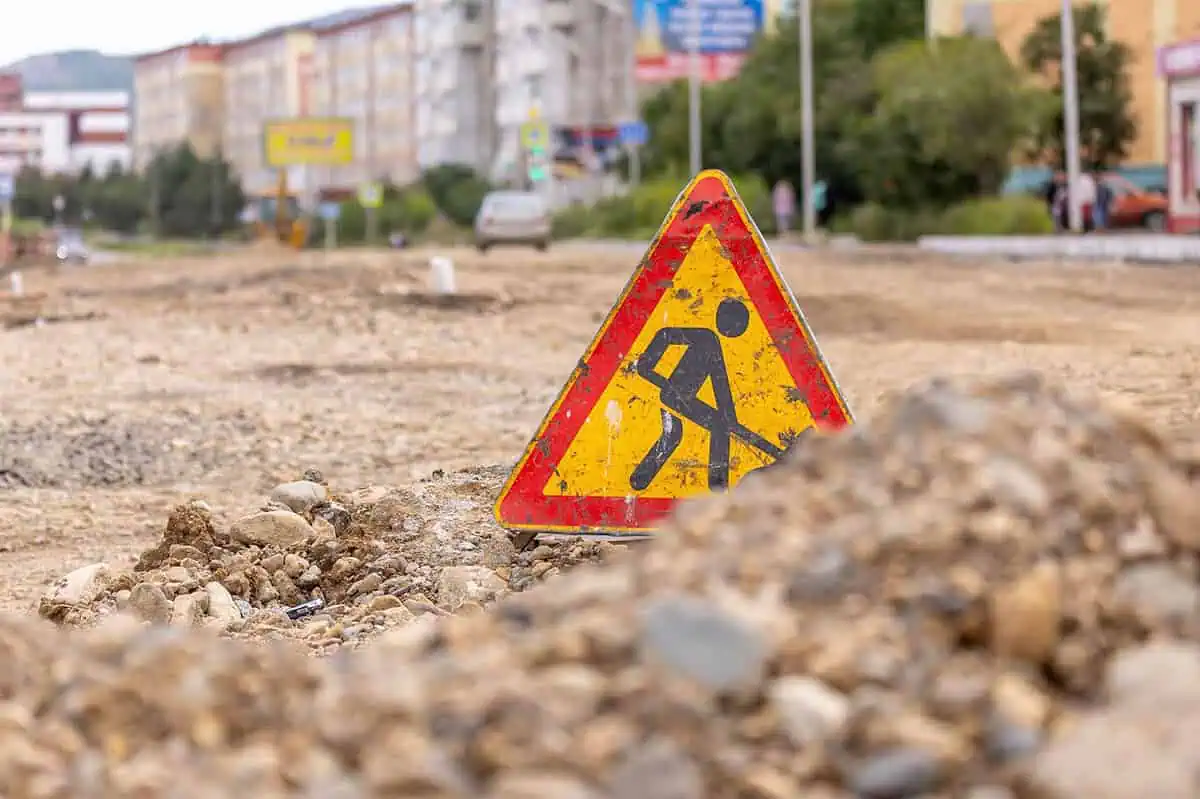 Roboty brukarskie Tychy – place, parkingi, drogi i posesje