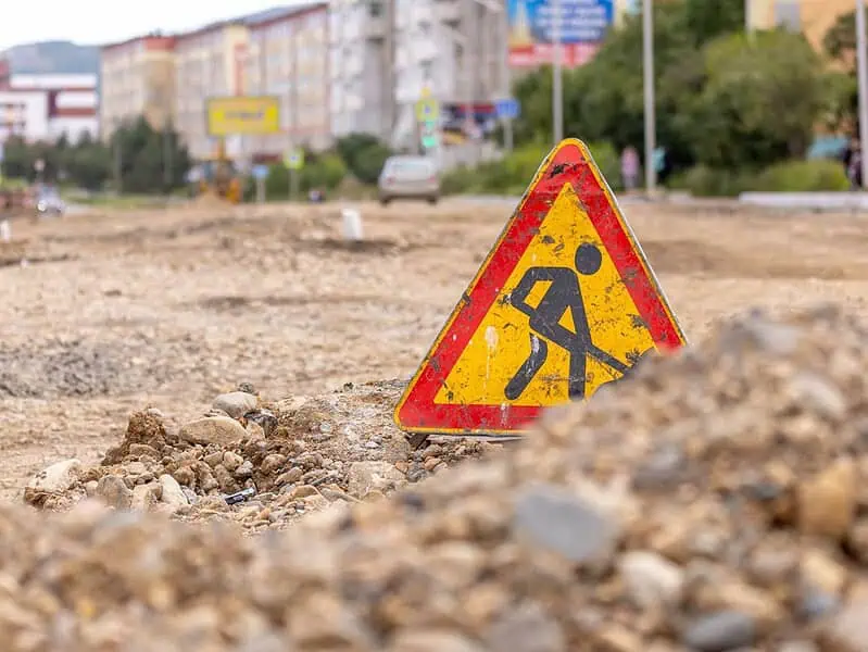 Roboty brukarskie Tychy – place, parkingi, drogi i posesje